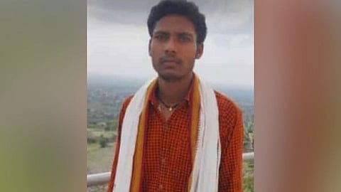 Beed : अवघ्या २४ वर्षाच्या शेतकऱ्याची गळफास घेऊन आत्महत्या!