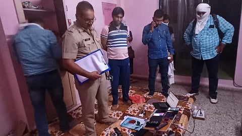 टी- 20 क्रिकेट सामन्यावर सुरू असलेल्या सट्ट्यावर पोलिसांचा छापा