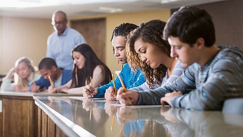 केंद्रीय अर्थ मंत्रालयाची मोठी शिफारस; बँक भरती परीक्षा आता 13 प्रादेशिक भाषांमध्ये