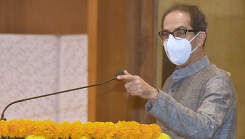 संत वचन, शेरोशायरी करायची आणि नेमकं विरोधी वागायचं; मुख्यमंत्र्यांचा टोला