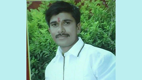 धक्कादायक! स्वतःची व्हिडिओ क्लिप बनवत शेतकऱ्याची आत्महत्या; पाहा Video