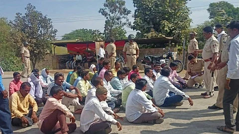 farmers protest near jintur-parbhani highway