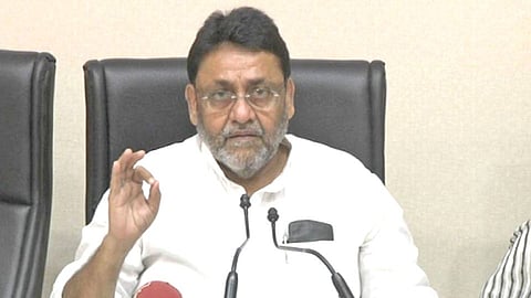 माझ्यावरच्या कारवाईत माजी मुख्यमंत्र्यांना रस; नवाब मलिकांचे आणखी एक सूचक ट्वीट