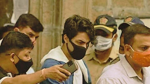 आर्यनच्या सुरक्षेसाठी किंग खानचा मोठा निर्णय, बॉडीगार्ड रवी तैनात