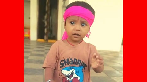 दुर्दैवी! बापाच्या कारखालीच चिरडून चिमुकल्या लेकाचा अंत