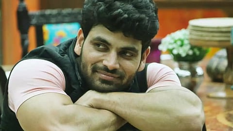 Bigg Boss Marathi 2: विजेता अभिनेता शिव ठाकरेच्या कारचा अमरावतीजवळ अपघात