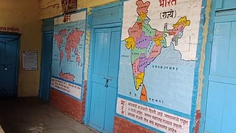 Pune: वीजबिल न भरल्याने पुण्यातील तब्बल 800 शाळा अंधारात! (पहा Video)