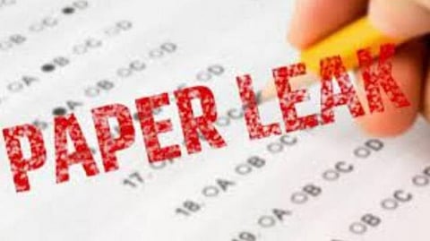 Health Department Recruitment Exam | अधिकाऱ्यांनी फोडला आरोग्य भरतीचा पेपर