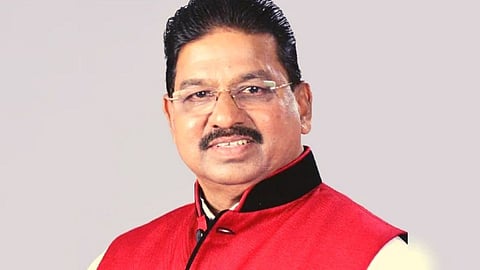 खळबळजनक! माजी गृहराज्यमंत्री रमेश बागवे यांच्या गाडीतून रिव्हॉल्वर चोरीला