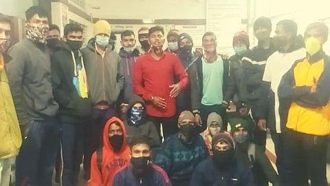 ठाकरे सरकार धावलं मदतीला; Assam अडकलेल्या महाराष्ट्रातील 60 ते 70 विद्यार्थ्यांची सुटका