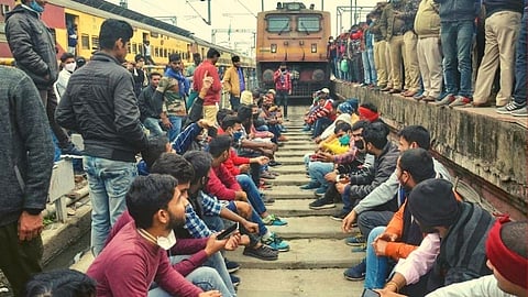 Bihar: विद्यार्थी का उतरलेत रस्त्यावर? जाणून घ्या RRB NTPC निकालाबाबत काय आहे वाद?