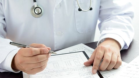 नवी मुंबई RTO ऑफिस जवळ अवघ्या १०० रुपयात फिटनेस सर्टिफिकेट देण्याचा गोरख धंदा!