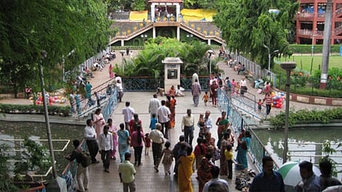 40 हजारांच्या व्याजापोटी वसूल केले 9 लाख रुपये; आजीबाईंवर भीक मागायची वेळ