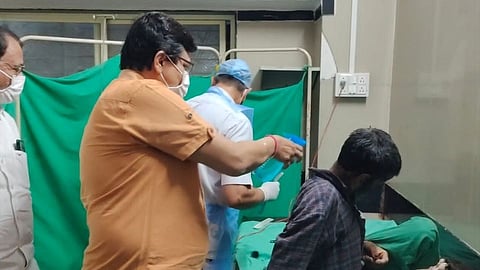 Beed: डॉक्टर नव्हे, देवदूत...! रुग्णसेवेसह माणुसकी जोपासणारं रुग्णालय