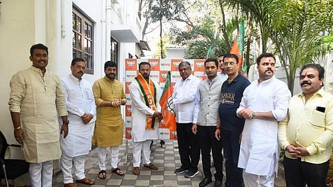 Pune: पुणे शहर काँग्रेसला खिंडार, गटनेत्याच्या पुतण्याचा भाजपात प्रवेश!