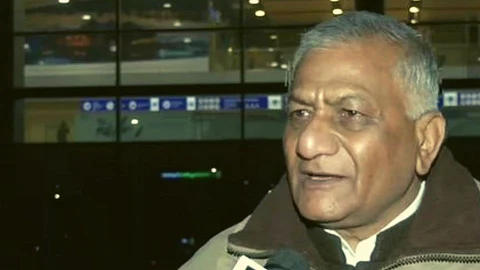 Russia-Ukraine: युक्रेनहून येणाऱ्या भारतीय विद्यार्थ्याला लागली गोळी; उपचारासाठी हलवलं, केंद्रीय मंत्र्यांची माहिती