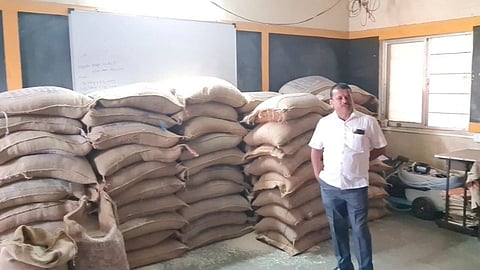 पुणे जिल्ह्यात शालेय पोषण आहारापासुन शाळकरी मुलं वंचित