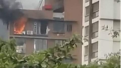 Mumbai Fire: वाकोला परिसरात इमारतीच्या १० व्या मजल्यावर आग; काहीजण अडकल्याची भीती