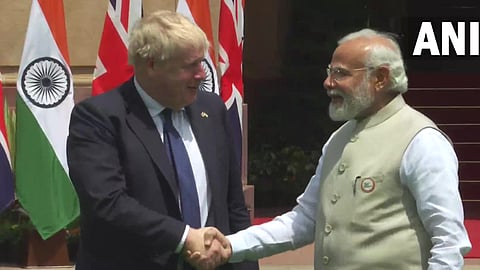 PM Narendra Modi British PM Boris Johnson meet (एएनआ)