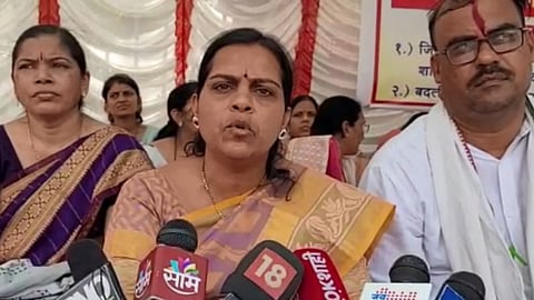 zilla parishad teachers on hunger strike