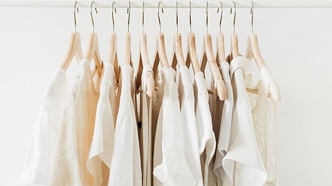 How to keep shine your white clothes