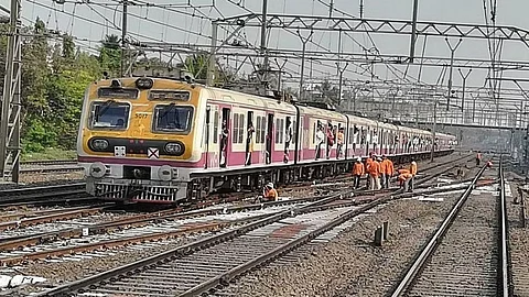 Mumbai central line local