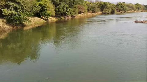 Aarti of Ulhas river on Mother's Day in Ambernath