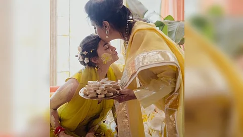 Neetu Kapoor and Alia Bhatt image