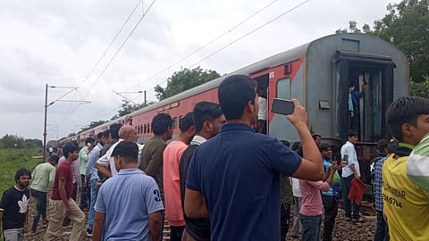 Jalgaon News Railway