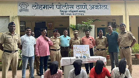 Gold Robbery in railway train