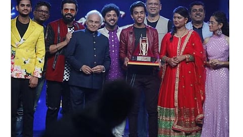 Sur Nava Dhyas Nava News