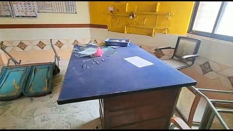 malkapur bus stand, buldhana news, police, bus driver , youth