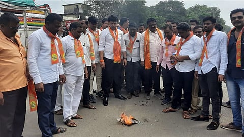 Jalgaon News Parola Shiv Sena