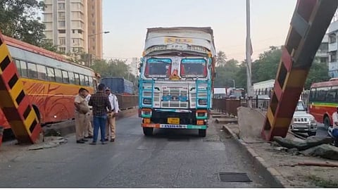 Mumbai Kings Circle Railway Bridge Accident