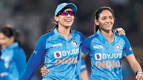 Smriti mandhana and Harmanpreet Kaur