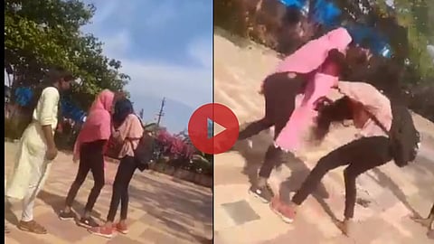 Yavatmal Girls Fight for Boyfriend