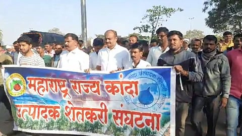 nashik, onion, Lasalgaon APMC, Onion price, Farmers Protests