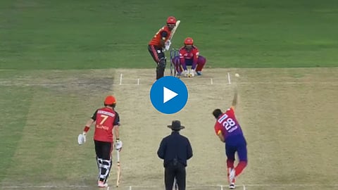 Sherfane Rutherford 5 Sixes in 5 Balls