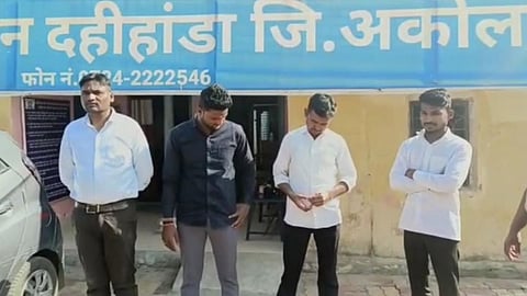 Akola Fake NCB Officer News