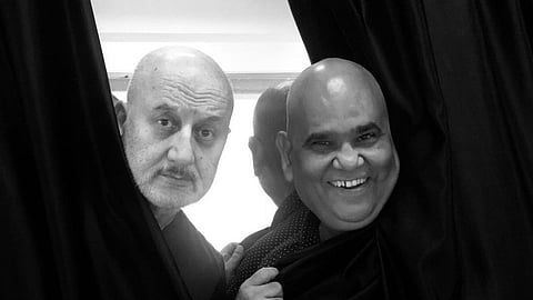 Anupam Kher An Emotional Video