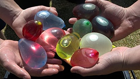 holi, ballons, police