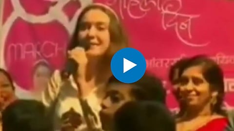 Foreigner singing marathi song