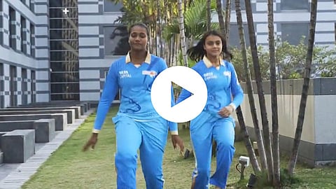 women cricketer viral dance video