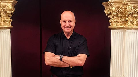 Anupam Kher's injury on Vijay