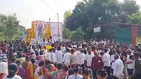 Tejas Mankar Martyr : गोळीबारात २२ वर्षीय तरुण जवान शहीद; निरोप देताना हजारोंची गर्दी, साऱ्यांचा कंठ दाटला