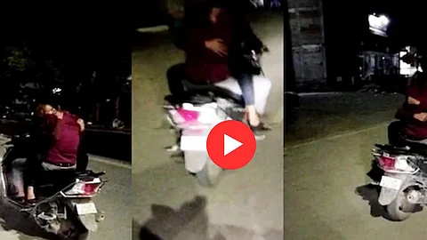 Romance On Bike viral Video