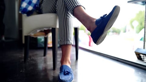 Habit of shaking legs