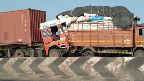 nashik accident news, mother, child