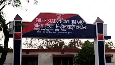 akola, civil line police station, love