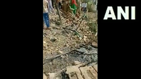 MiG-21 Fighter Aircraft Crashed: राजस्थानमध्ये हवाई दलाचे विमान घरावर कोसळले, 4 नागरिकांचा मृत्यू; भीषण अपघाताचा VIDEO समोर